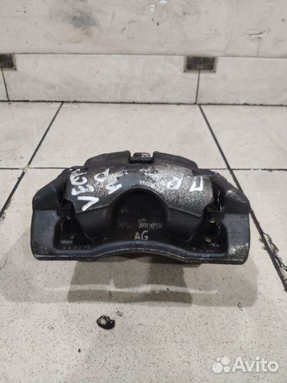 Тормозной суппорт передний правый LADA Vesta