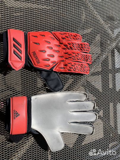 Вратарские перчатки adidas предатор