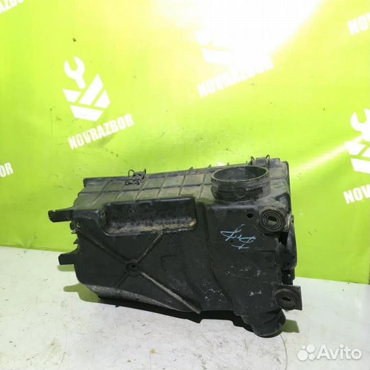 Корпус воздушного фильтра Фольксваген Пассат Б3