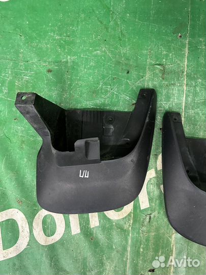 Передние брызговики Mitsubishi pajero sport 2