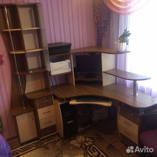 Компьютерный стол угловой