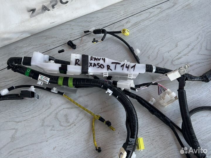 Toyota Rav4 xa50 проводка салона правая