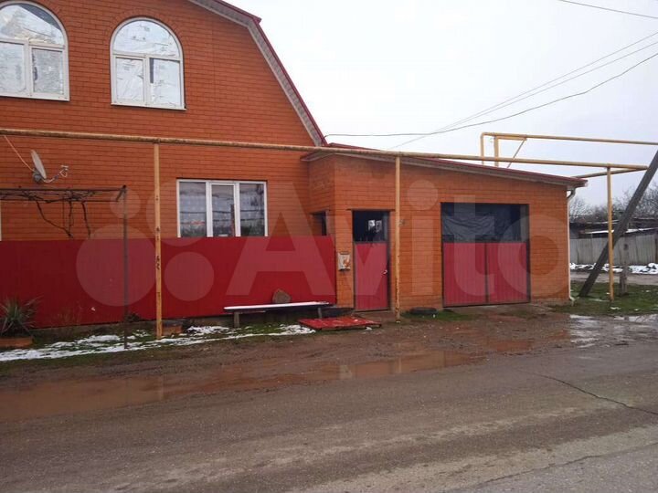 Дом 200 м² на участке 8 сот.