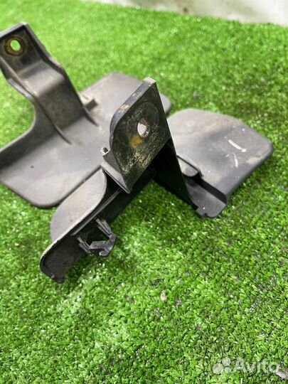 Брызговик задний правый Rav4 xa40 xa45