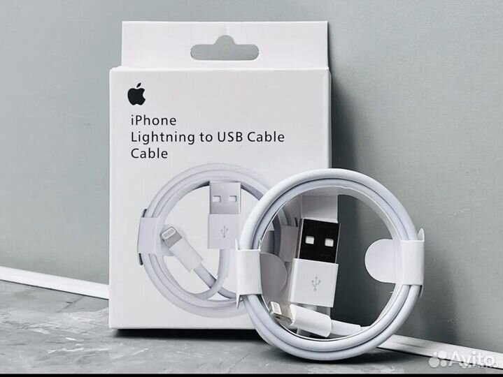 Кабель на iPhone