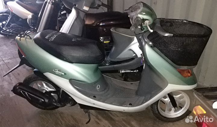 Скутер 49 куб. Хонда Дио Цеста с корзиной. Япония