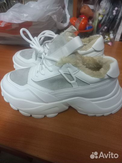 Кроссовки зимние