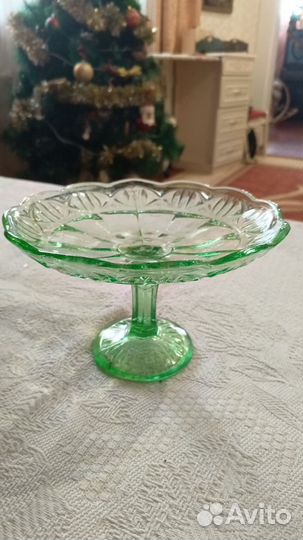 Ваза для фруктов на ножке цветное стекло СССР