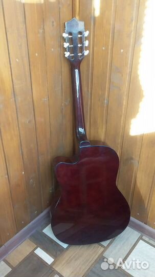 Акустическая гитара