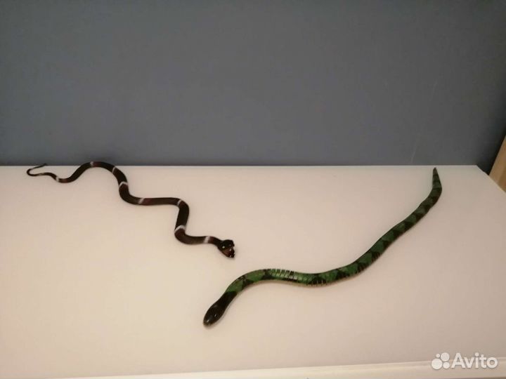 Змеи игрушечные