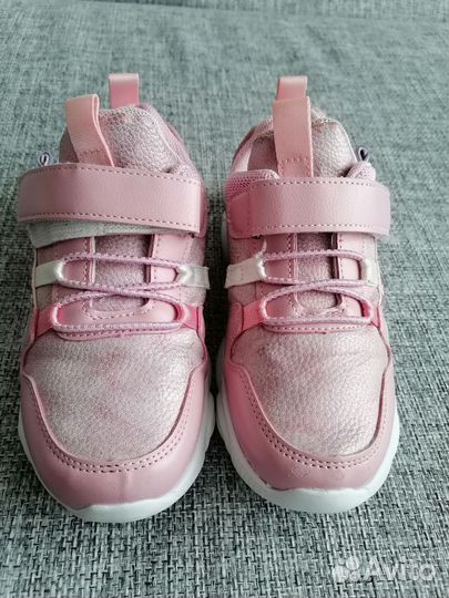 Кроссовки для девочки