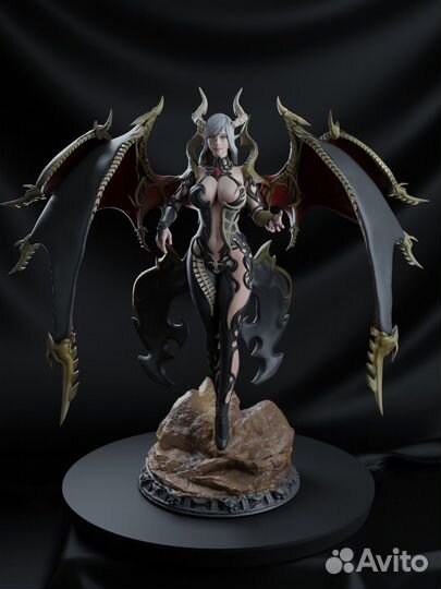 Фигурка Королевы