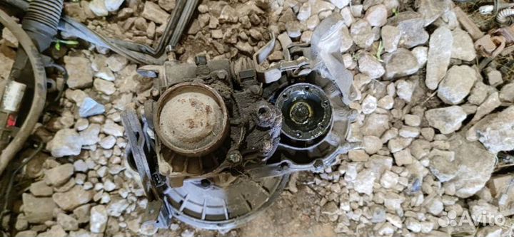 МКПП (механическая коробка переключения передач) C