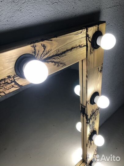 Зеркало с подсветкой настольное