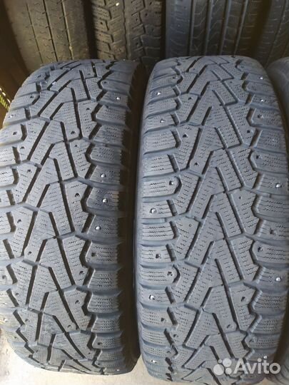 Pirelli Ice Zero 215/65 R16