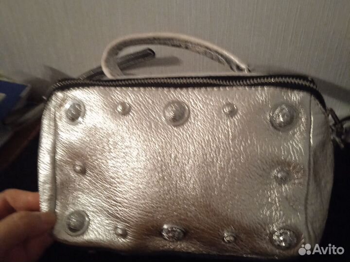Сумка серебристая, кожаная