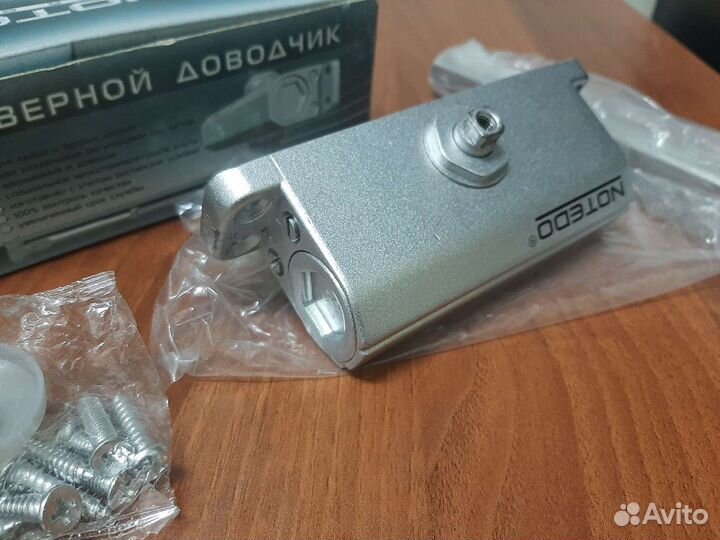 Доводчик на дверь