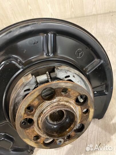 Кулак задний Mercedes Benz E300 W211 M272.943 2008