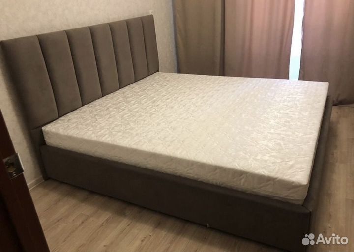 Кровать двухспальная