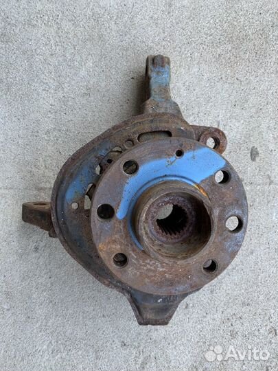 Поворотный кулак правый Opel Corsa C