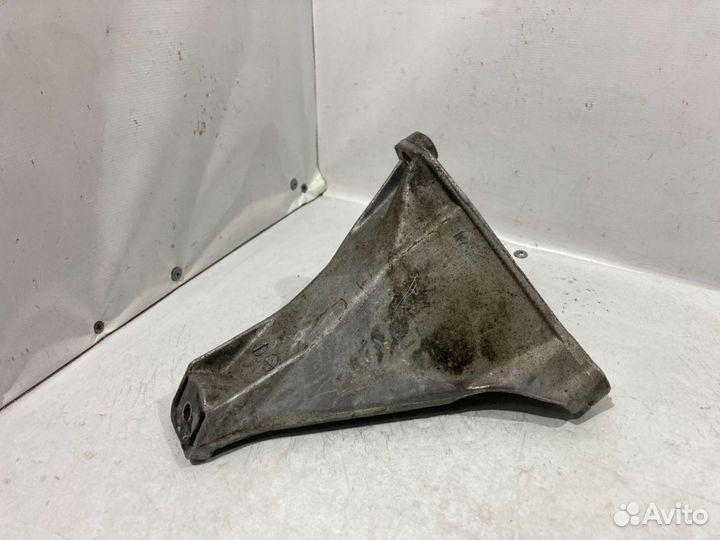 Кронштейн двигателя volkswagen passat b5 8d0199308l