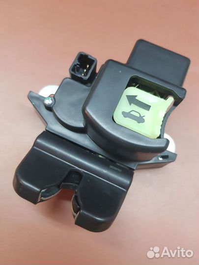 Замок багажника Kia Rio 4/Hyundai Solaris