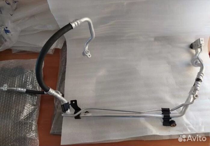 Трубка кондиционера большая Kia Rio 3, H. Solaris