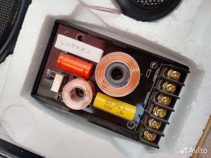 Колонки в авто 16см