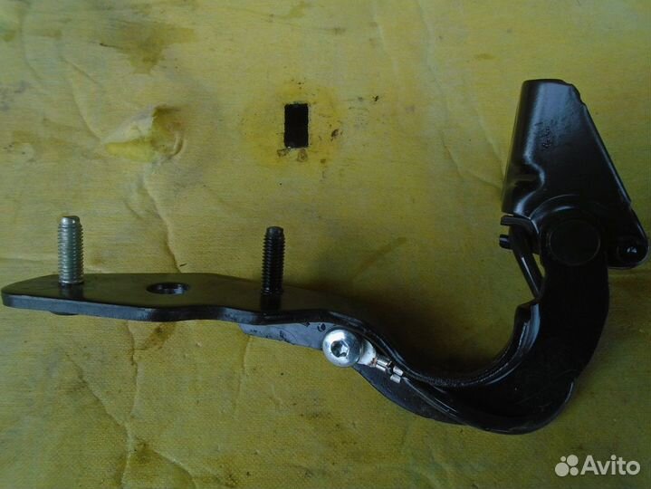 Range Rover L405 петля крышки багажника