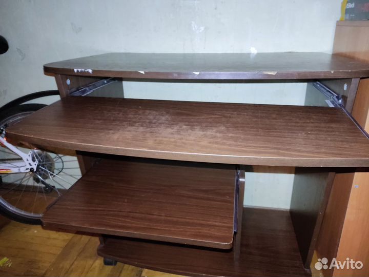 Компьютерный стол