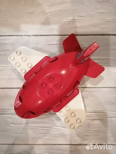 Самолёт красный лего дупло