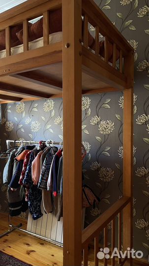 Детская двухэтажная кровать