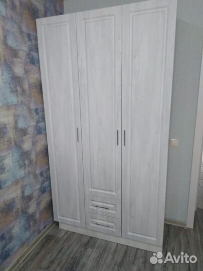 Шкаф