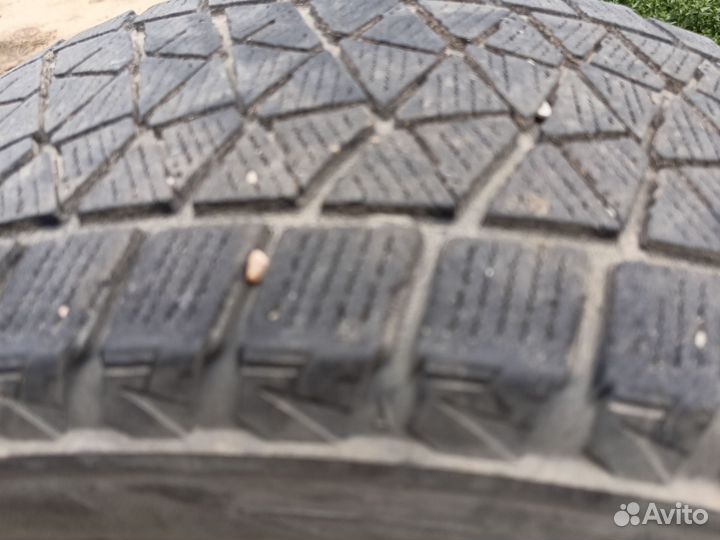Bridgestone Blizzak DM-V2 225/60 R17 99S