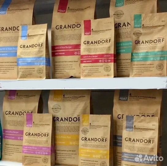 Сухой и влажный корм для кошек и собак