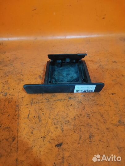 Пепельница на Peugeot 307