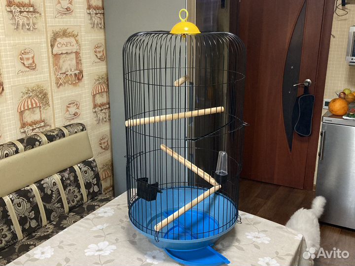 Большая клетка для птиц