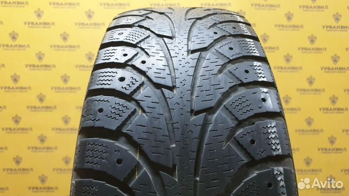 Hankook Winter I'Pike 215/60 R17 95T