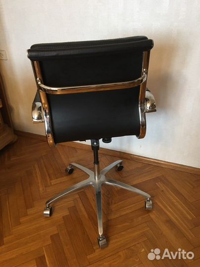 Офисное кресло