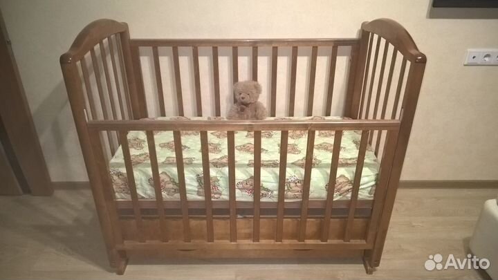 Детская кроватка