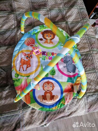 Развивающий коврик новый