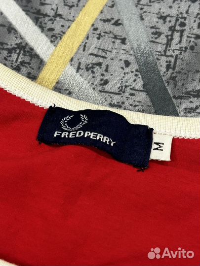 Футболка fred perry с лампасами