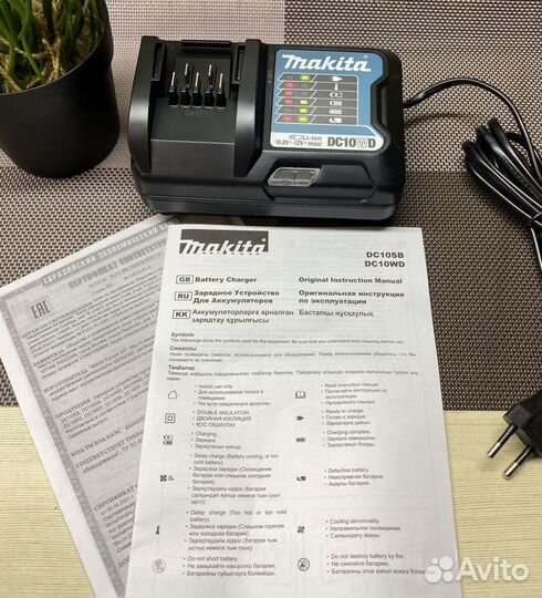 Зарядное устройство Makita оригинал DC10WD CXT 12В