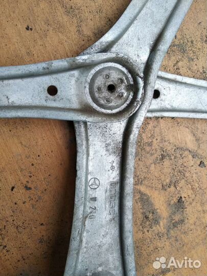 Стеклоподъемник w 210