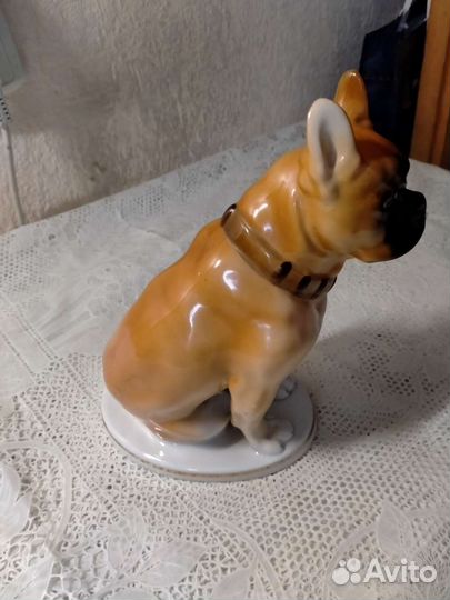 Фарфоровая статуэтка Бульдог
