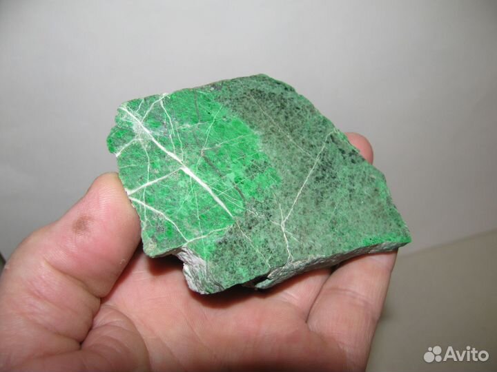 Жадеит (срез, горбушка в коллекцию)