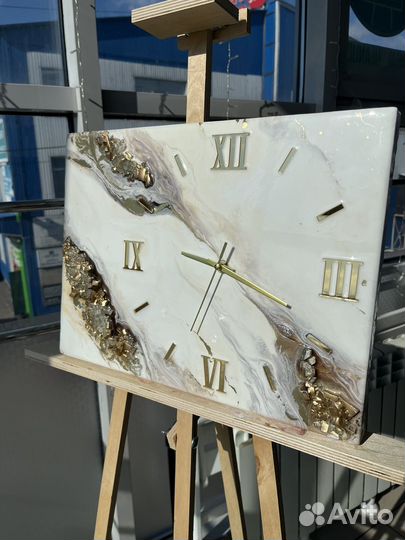 Часы из эпоксидной смолы