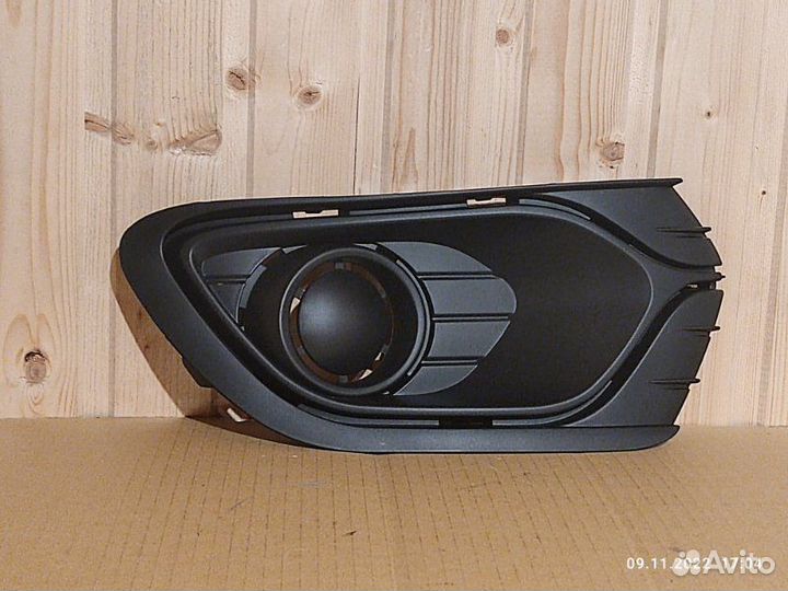 Оправа птф передняя правая Renault Logan II