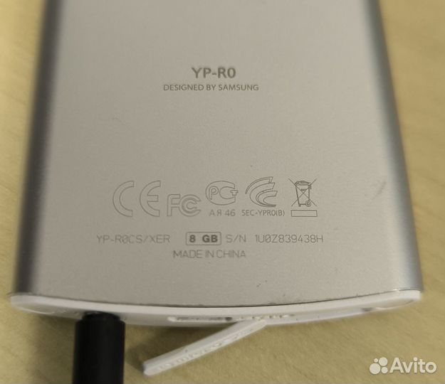 Samsung YP-R0 плеер 8GB
