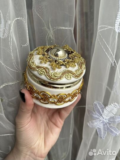 Керамическая шкатулка